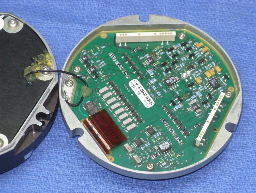 gg1320pcb1_mounted_in_top_of_case1.jpg