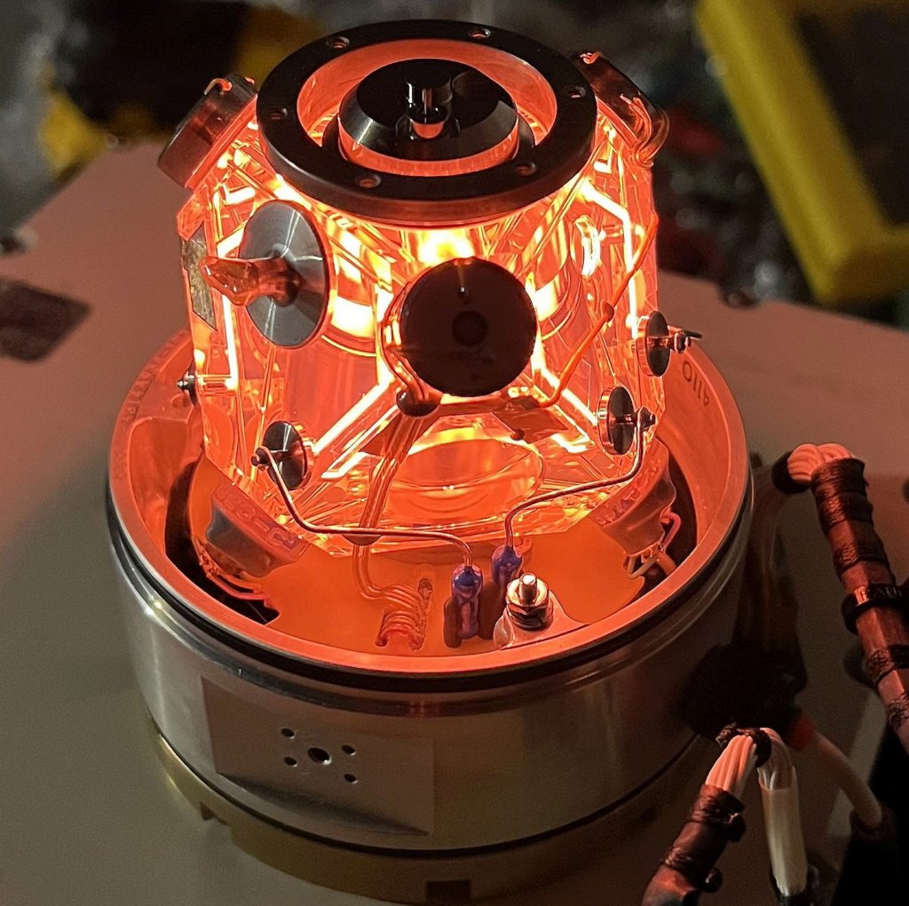 kearfottk600a37401_mrlg_block_glowing_closeup1.jpg