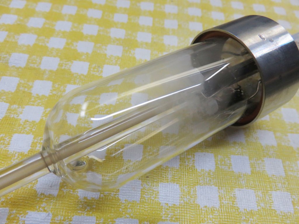 pe5200tube_cathode_end_closeup1.jpg
