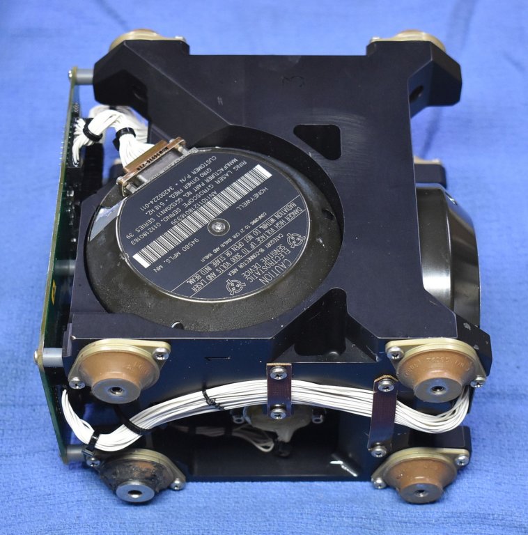 honeywellgg1320rlgbasedinertialplatformtopview1.jpg