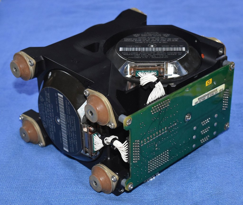 honeywellgg1320rlgbasedinertialplatformview2.jpg