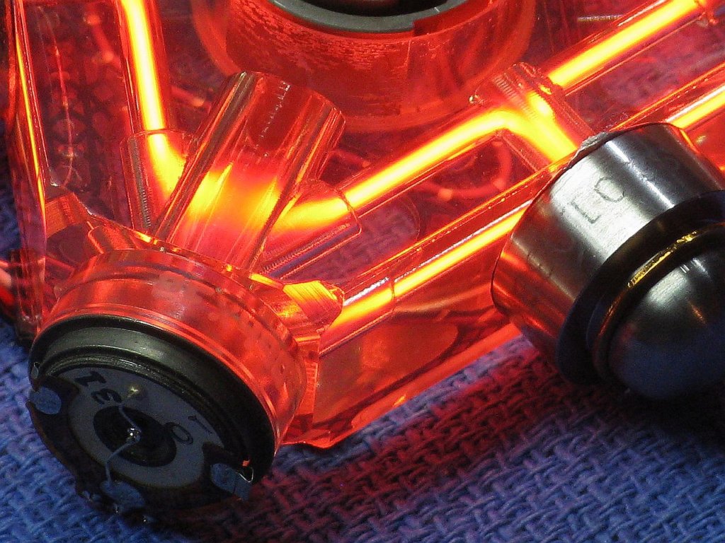 gg1320anpowered_area_of_mirror1_closeup1.jpg