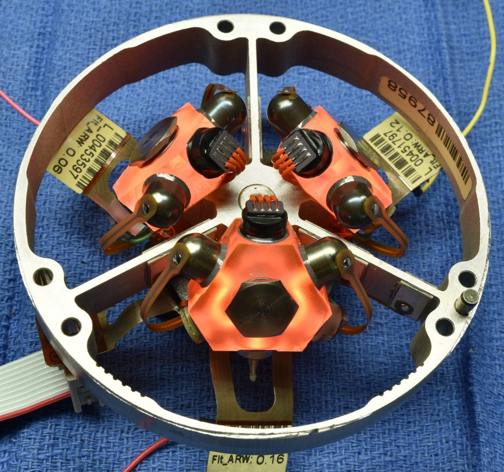 hg1700ag13gg1308_ring_laser_gyro_assembly_glowing1c.jpg