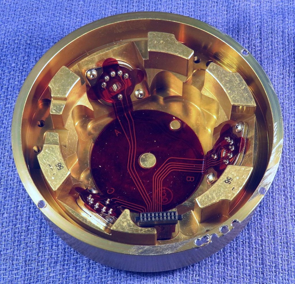 hg1700ag59imu_bottom_interior_revealing_triple_accelerometers1.jpg