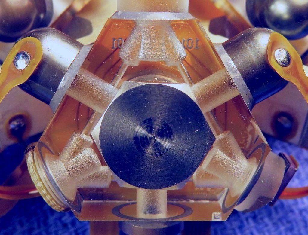 hg1700ag59imu_gg1308_rlg_block_closeup1.jpg